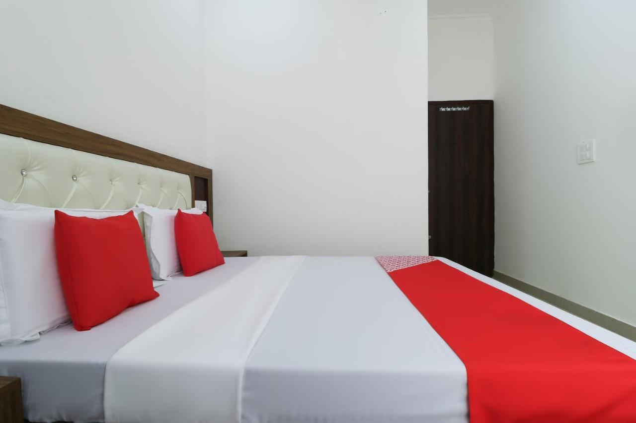Oyo64004卡塔尔酒店 Zirakpur 外观 照片